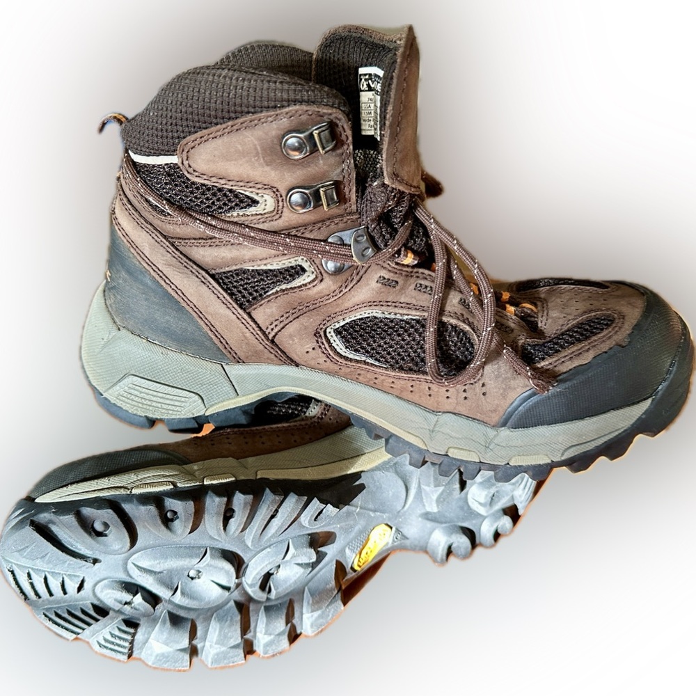 Men’s 7.5M Vasque hiking boots